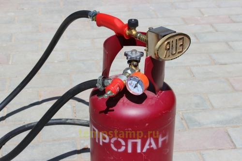 "Gas soldering iron for burning"