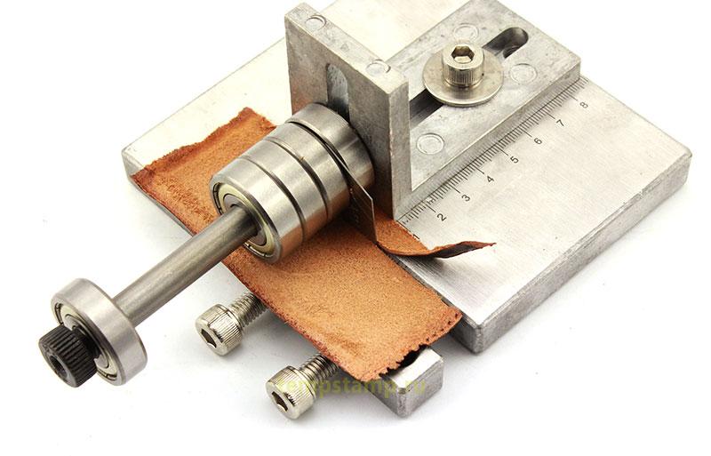 Adjustable leather cutter