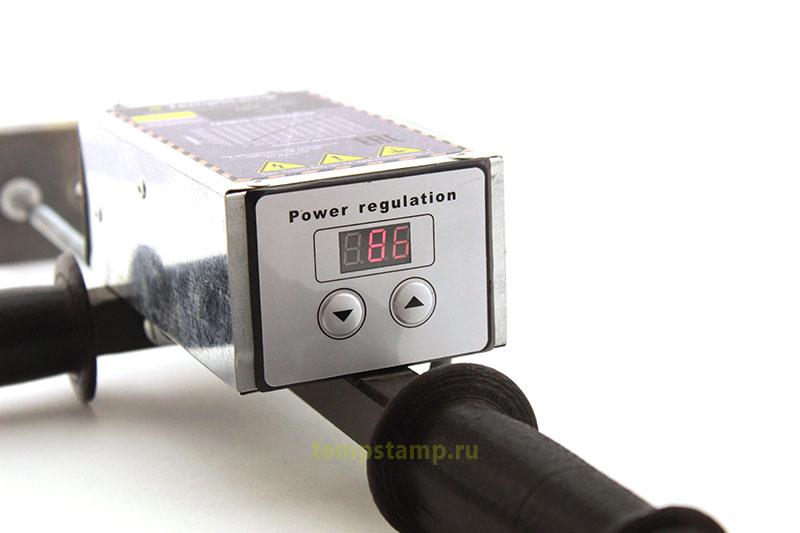 Heater for hot spots with a power regulator